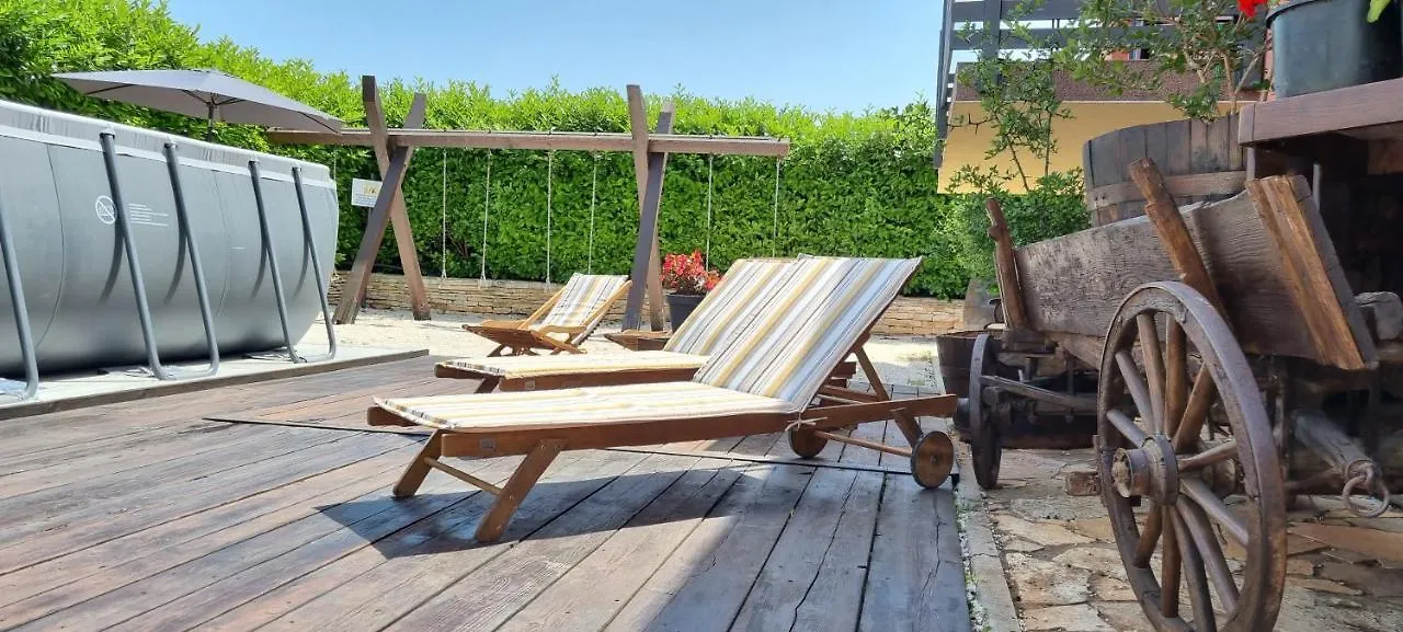 Apartmani Karoca Pula 0*,