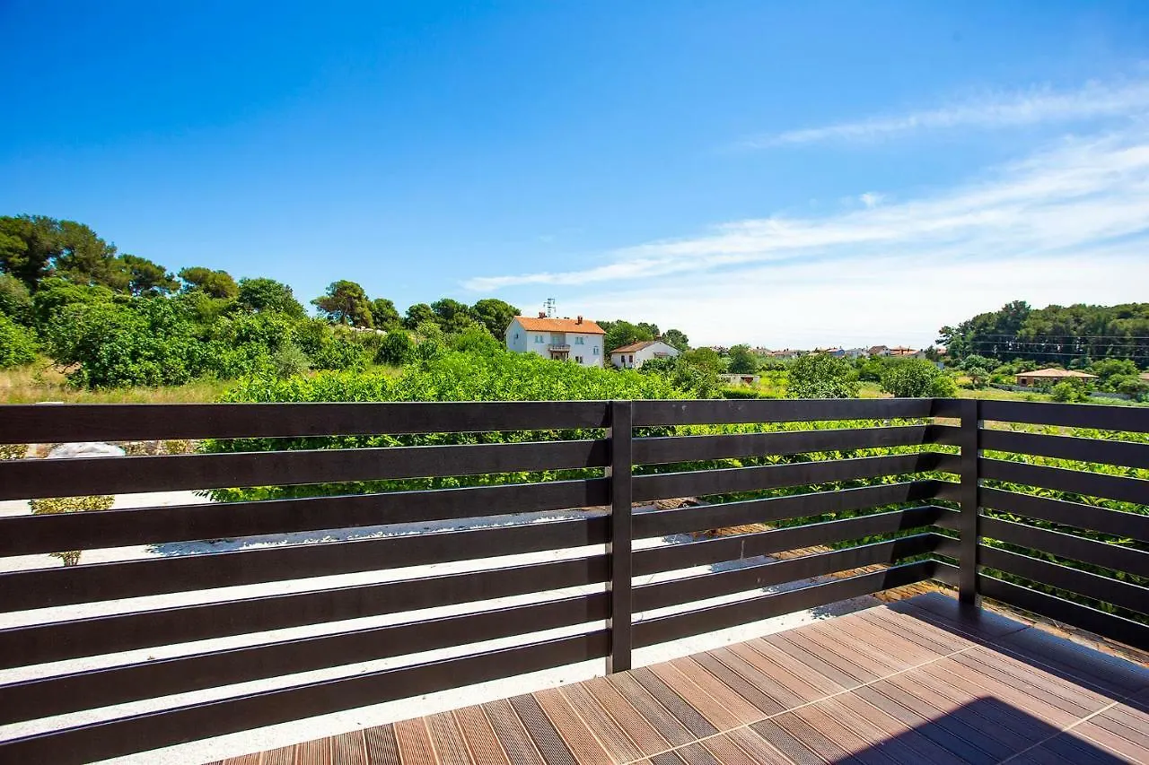 Appartement Apartmani Karoca Pula Kroatië